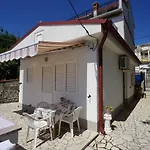 Apartamento Ana S Garden Selce